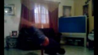 Bboy Ruben's one handed jackhammer