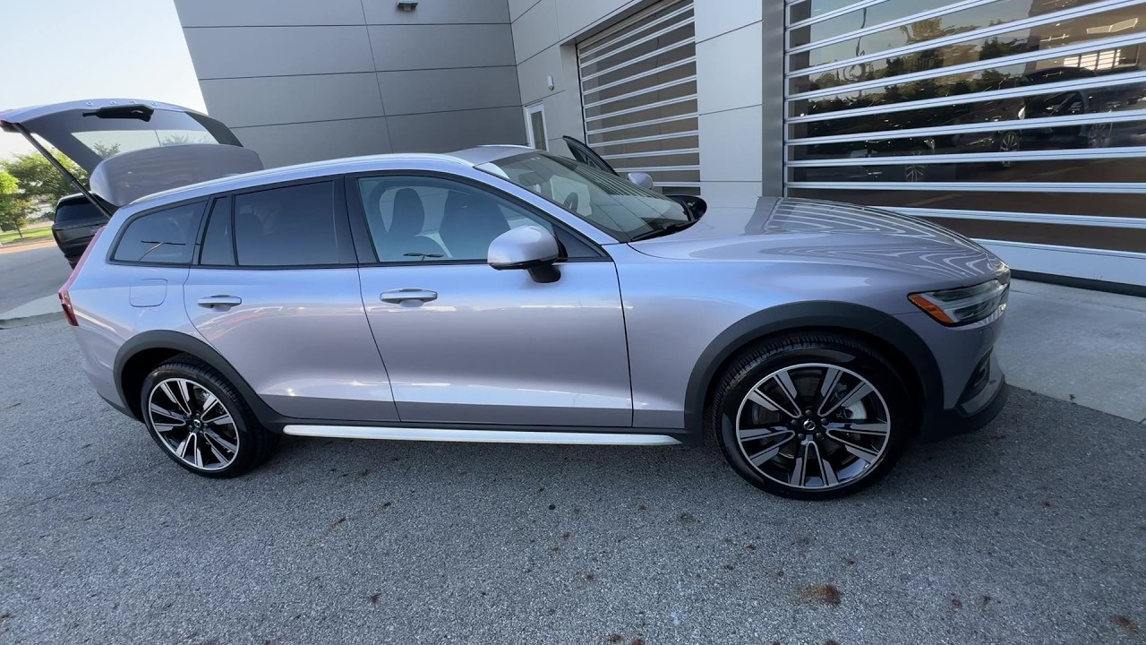 2026 Volvo V60 Cross Country Ultra STK# JR520253B Columbus, Dublin