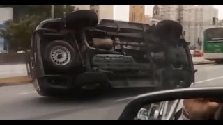 Poli̇s Arabasi Kaza Ani - Yan Yattıktan Sonra Durabildi