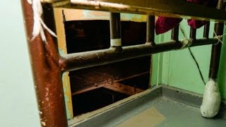 Did a New York prison worker help two murderers escape?