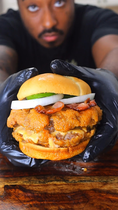 Deepfried 🍔Juicy-LUCY 🧀 #juicylucy #jucylucy #burger #cheeseburgerinparadise