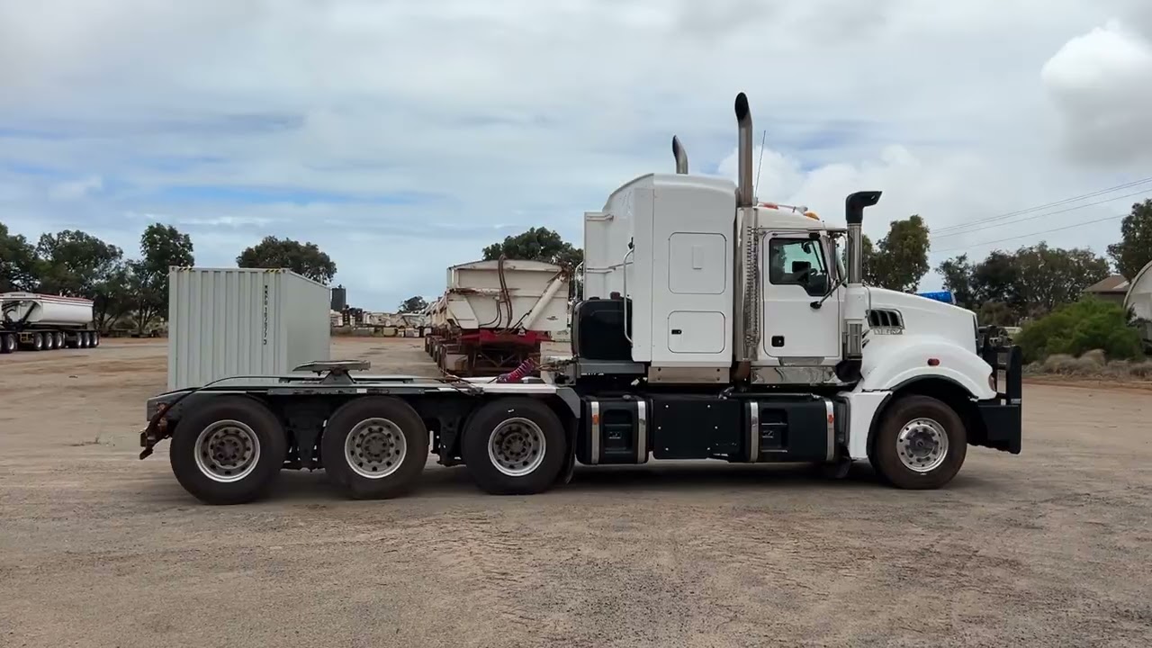 Mack Titan Tri Drive