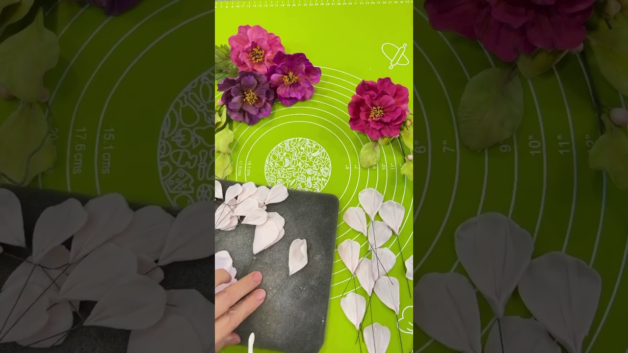 #flowers #عجينة_سكر #ورود عجينة السكر