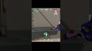 ¿CÓMO se puede jugar ASÍ? 🤬🔊 #valorant #valorantclips #clutch #ranked #gracioso #viral #parati