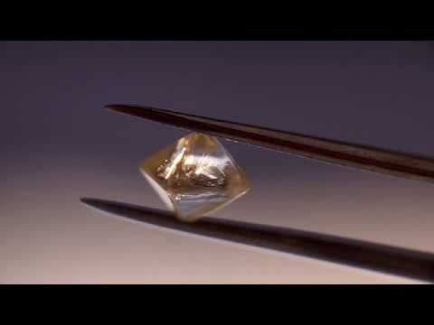 Video: Diamonds Convert Nuclear Waste Into Clean Energy - Alternative View