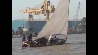 Boatrace At Magdalla.wmv