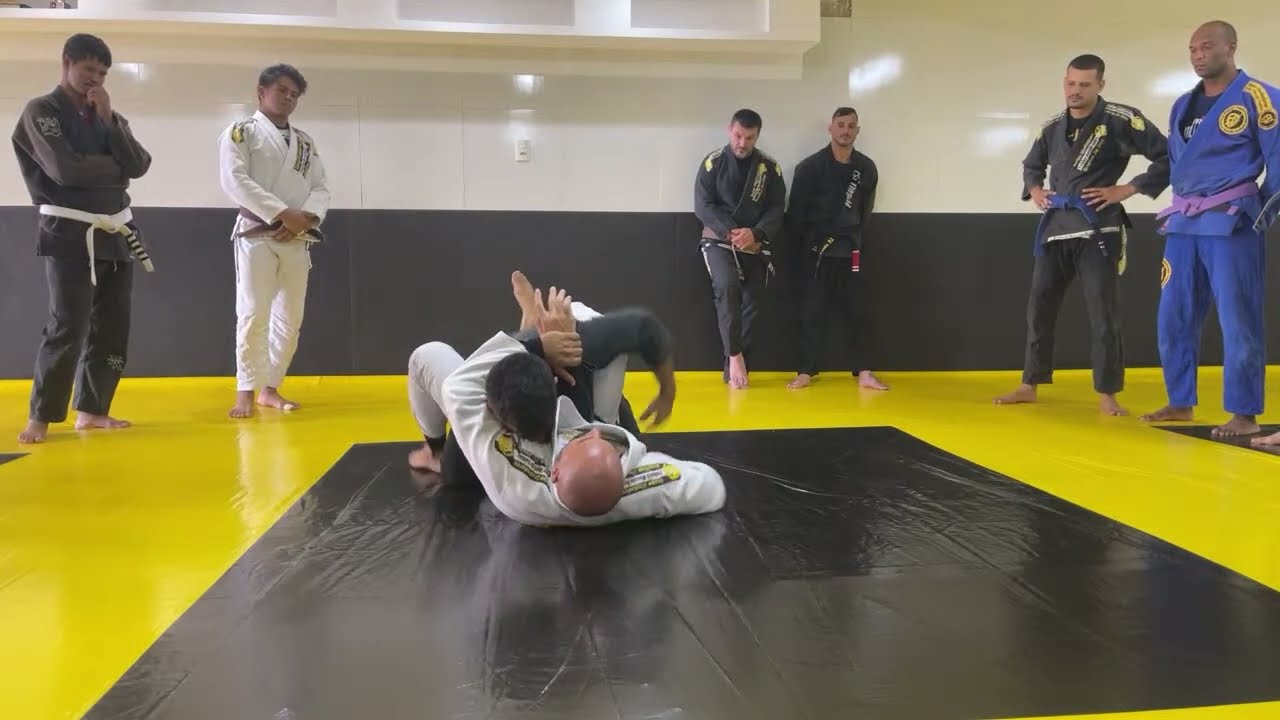 Treino de inauguração três pegadas de costas