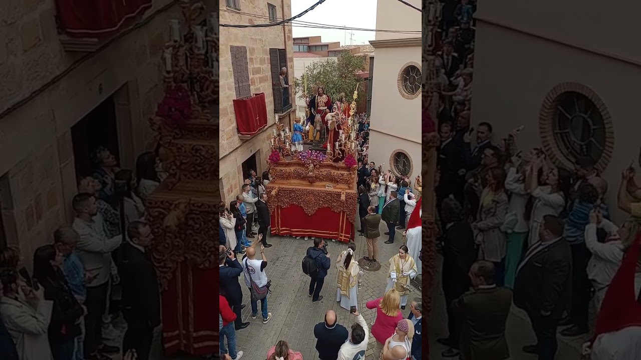 Hermandad de la Entrada en Jerusalén. La borriquilla de Linares 2024. C/ Huarte de San Juan.