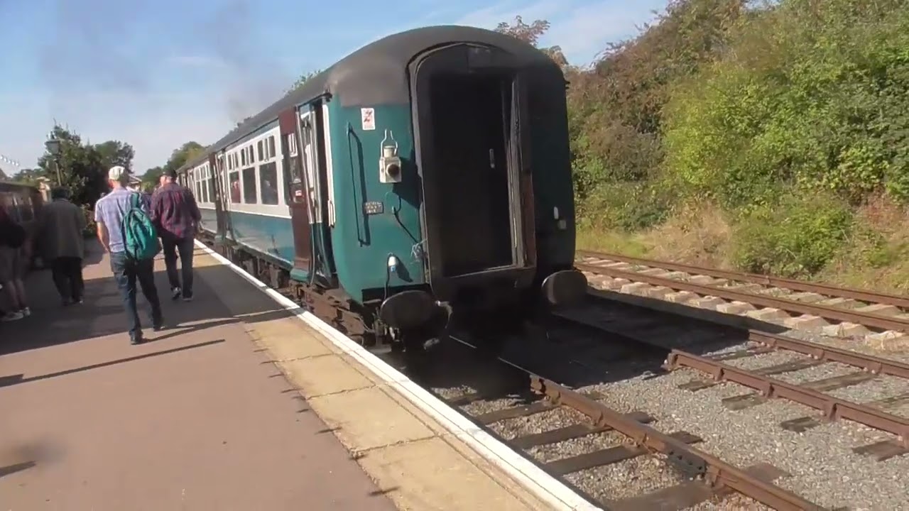GWR No 4953 Pitchford Hall at Onger on Friday 19th September 2025