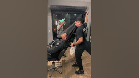 Gago na barbearia se dá mal. (Capitão pitomba) #humor #pitomba  #memes