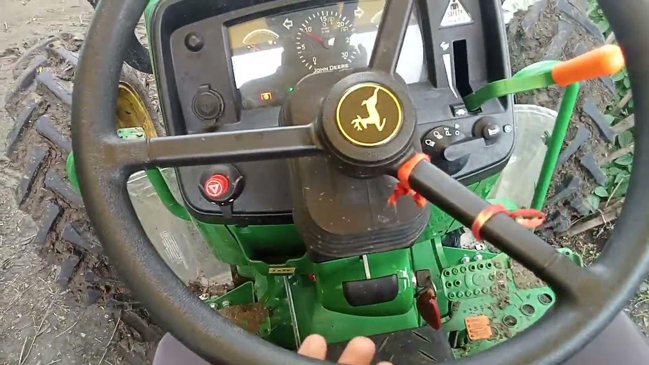 John Deere 5210 gear pro Features