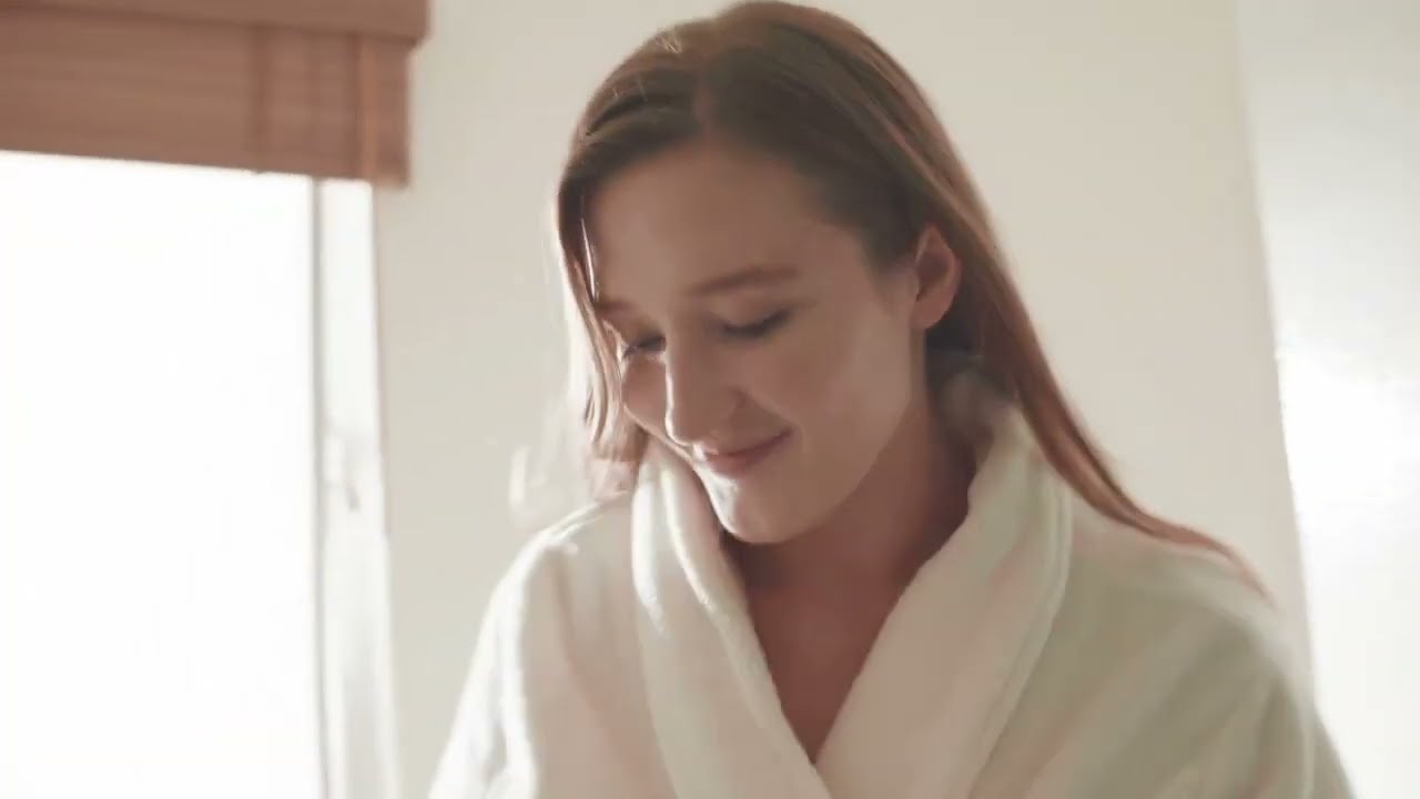 How does Vive Lotion Applicator with Replacement Pads work?