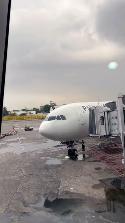Going home #pal #home #chris #daughtry #shorts #airplane #arrival