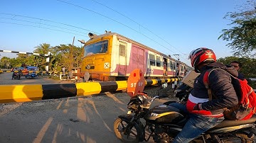 Dangerous Speedy Colorful single windshield Bandel - Katwa Emu Local Furiously Moving Out Railgate