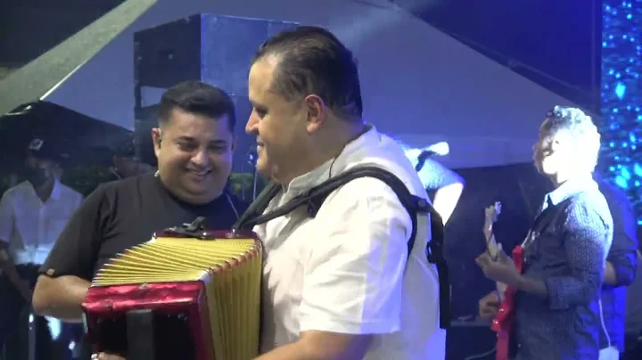 DINA LOPEZ  - Merengue en Honor  al Municipio de L...