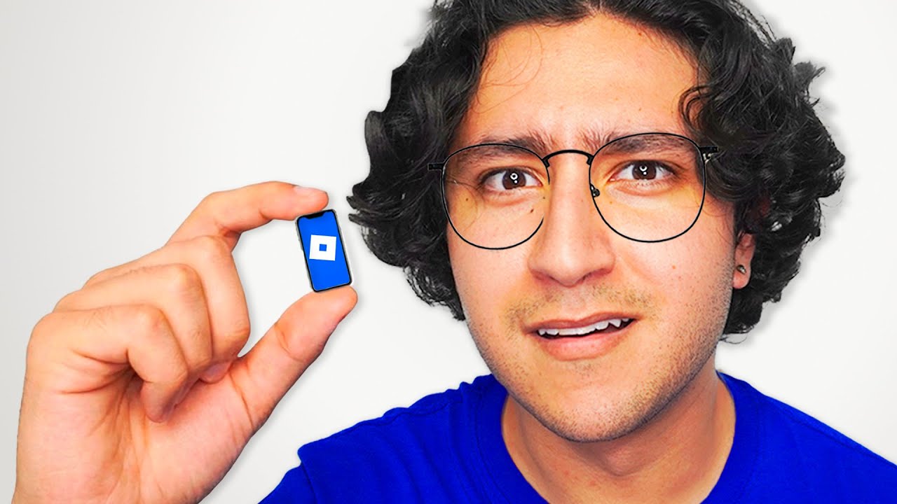Probé ROBLOX en el TELÉFONO MÁS PEQUEÑO que Encontré 😱📱