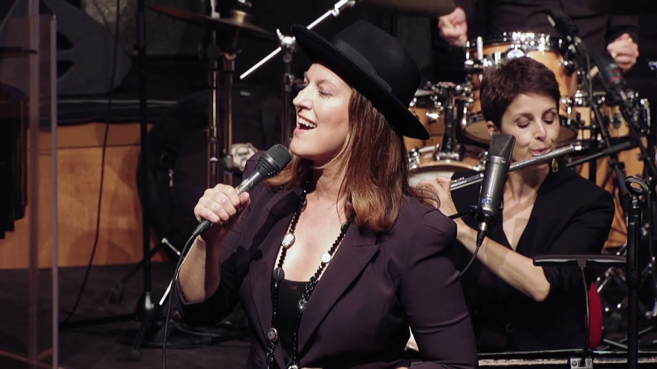 Fay Claassen & David Linx - And Still We Sing Live Promo