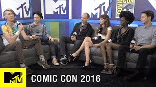 The Cast of Dirk Gently Help Build MTV’s Set | Comic Con 2016 | MTV