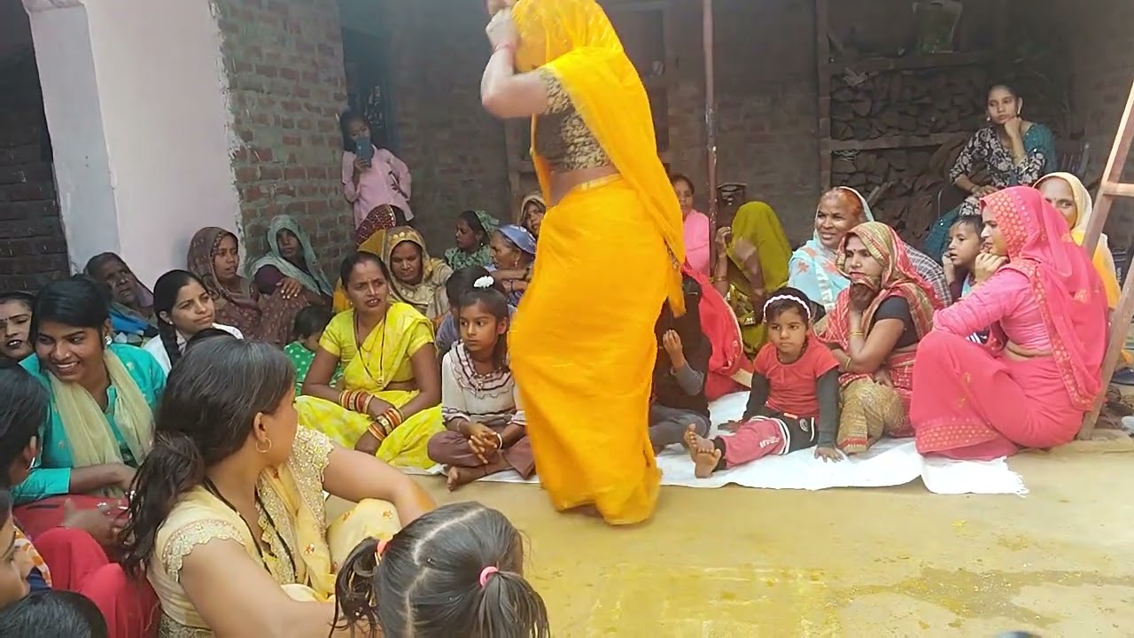 Bhabhi chhalle dar dancer