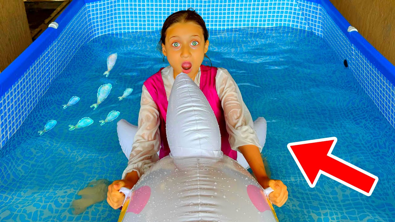 اشتريت لماشا مسبح عملاق  ( انكسر سنها 🥲) بودي