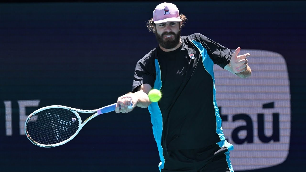 Reilly Opelka vence Holger Rune e avança a 3ª rodada em Miami
