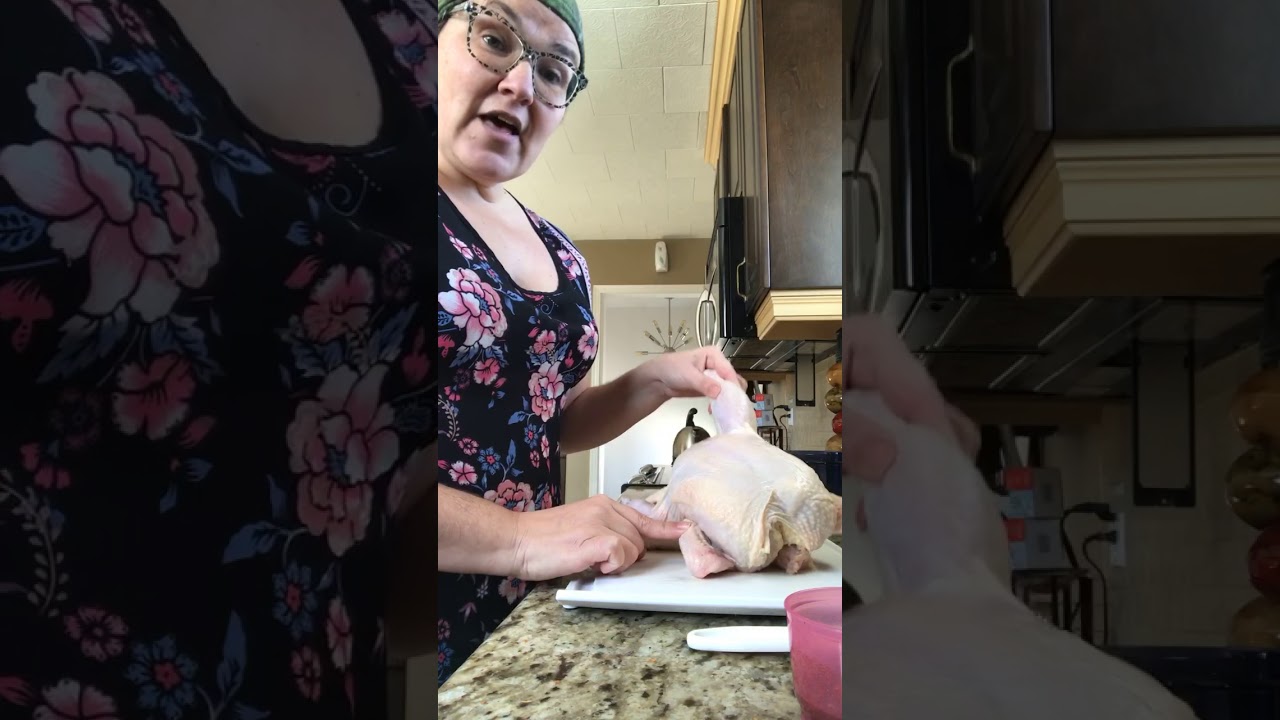 Poulet entier rôti au micro-ondes dans la Tupper-Ondes