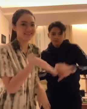 Dory Harsa & Nella Kharisma Joget Musik Tik tok Viral #DoryHarsa #NellaKharisma #Tiktok #Viral