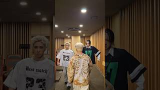 그냥 춤 추고 있었어요 진짜임; Just dance;; #TRENDZ #트렌드지 #윤우 #리온 #정예찬 #카멜레온 #Chameleon