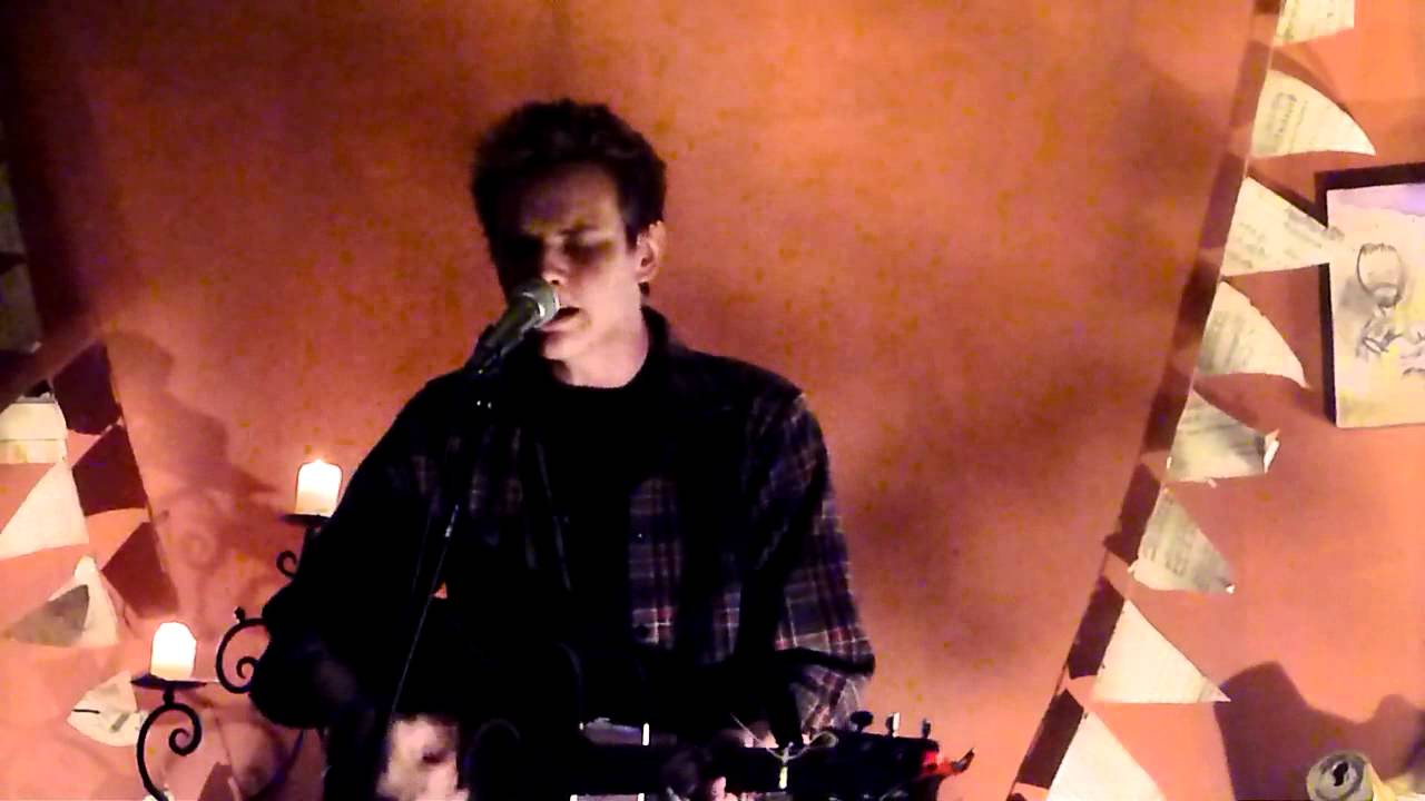 Charlie Gradon- Cold String Blues Live @ HIbernian House Sydney 25.5.12 auf YouTube ansehen Charlie Gradon- Cold String Blues Live @ HIbernian House Sydney 25.5.12 auf YouTube ansehen