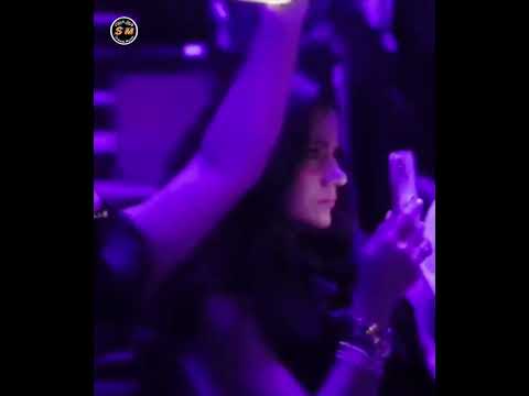 والله مايسوى اعيش الدنيا دونك