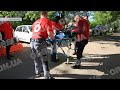 Перші на Донеччині. Волонтери мирноградського Червоного Хреста транспортують пацієнтів
