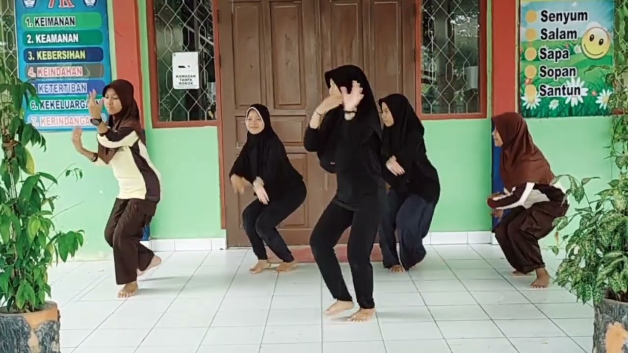 Tari Kreasi Baru ala SMPN 10 Penajam