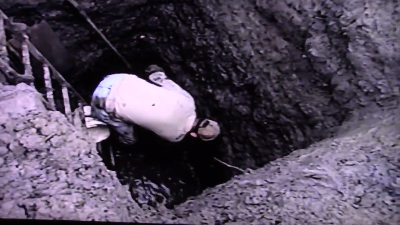 Go Back In Time To See How Miners Used To Dig Diamond Gravel In 12Foot