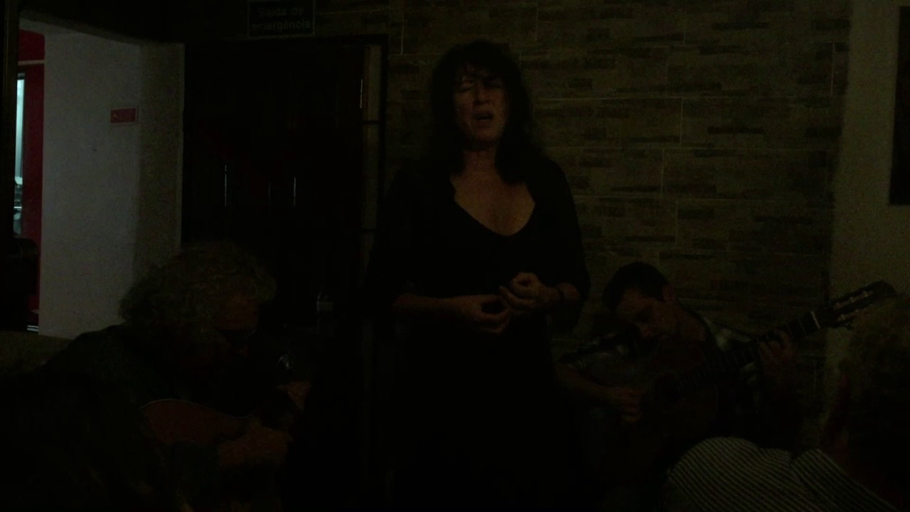 Fado night in the heart of Alfama - Português et Cetera