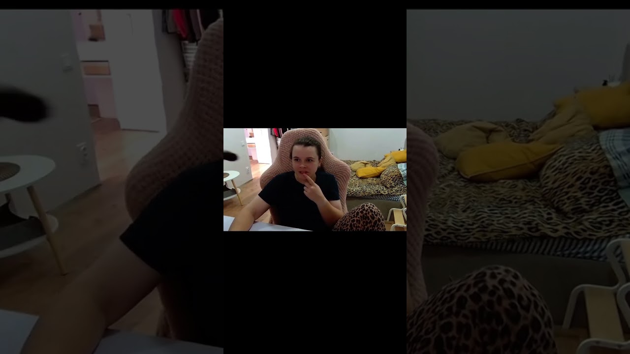 Настраиваю камеру. Хакер: 😈 Молли: 💃 