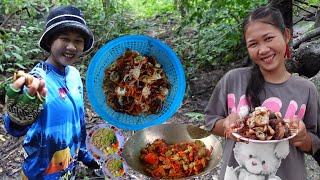 នាំប្រពន្ធចូលព្រៃដើររកចាប់ក្ដាមភ្នំ🦀
