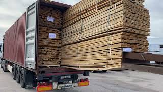 Loading 40ft container sawn timber. Maderlita