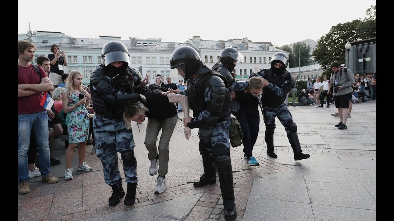 Участие в массовых беспорядках. Пресечение массовых беспорядков. Массовые беспорядки ОМОН. Массовые беспорядки в Москве. Общественные беспорядки.