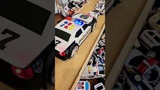 大きなパトカーがミニパトカーを押す!! #パトカー #ミニカー #おもちゃ