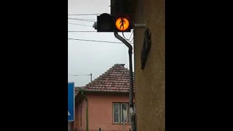 Hungary street signal to pedestrians: dance?