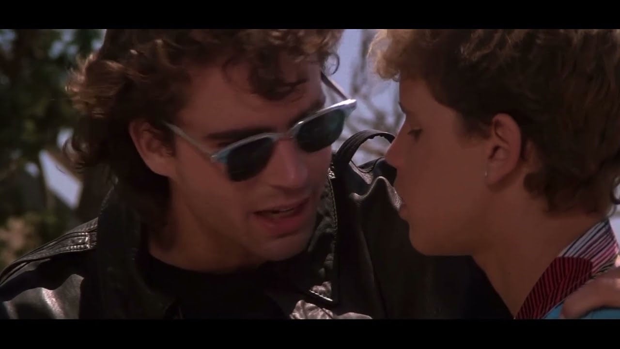 The Lost Boys - Frog Brothers Arrive (1987) - YouTube