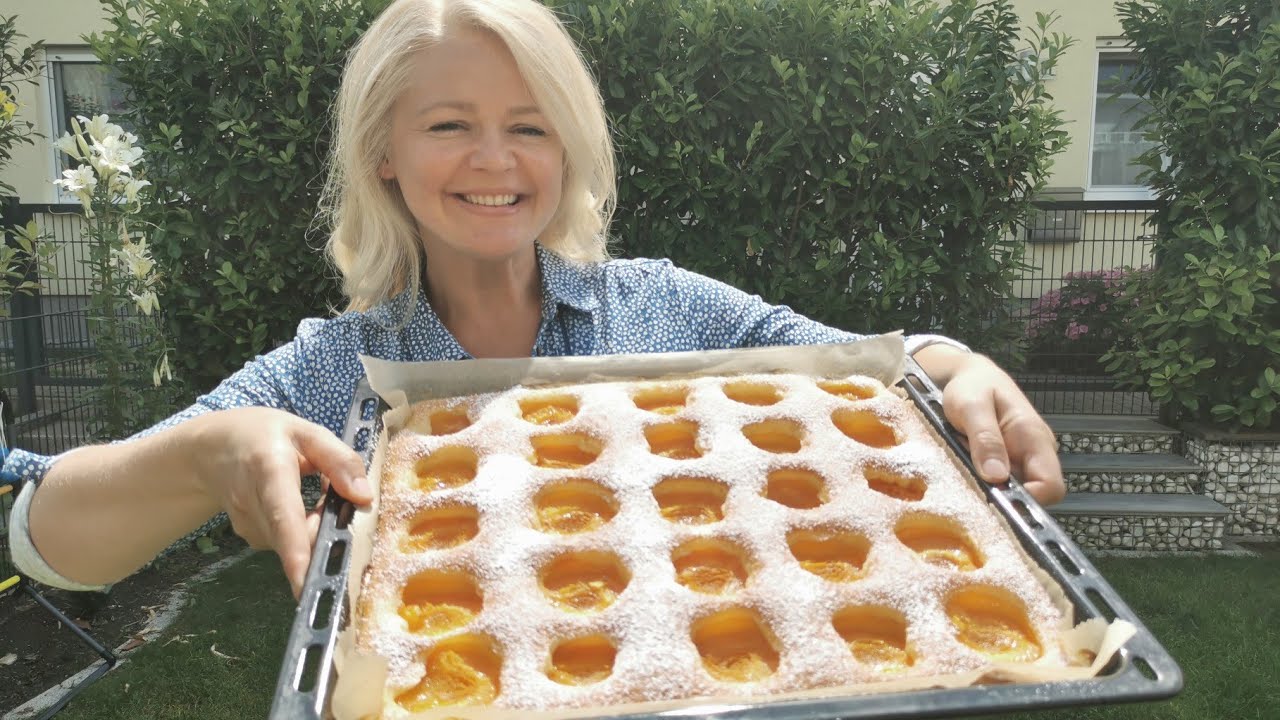 Fluffiger Aprikosenkuchen, schnell und megalecker! Blechkuchen mit Aprikosen