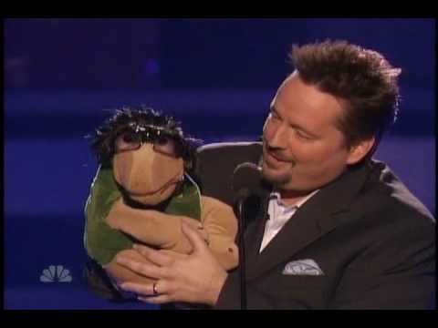 Video: Terry Fator netto waarde: Wiki, Getroud, Familie, Trou, Salaris, Broers en susters