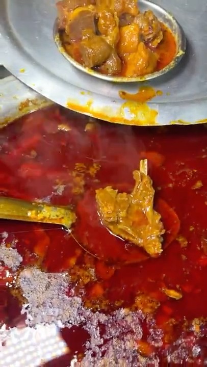 Raja Mutton & Rani Chicken in Kolkata #kolkatastreetfood #muttoncurry ...
