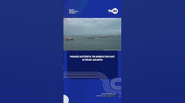 Parade Alutsista TNI Angkatan Laut di Teluk Jakarta