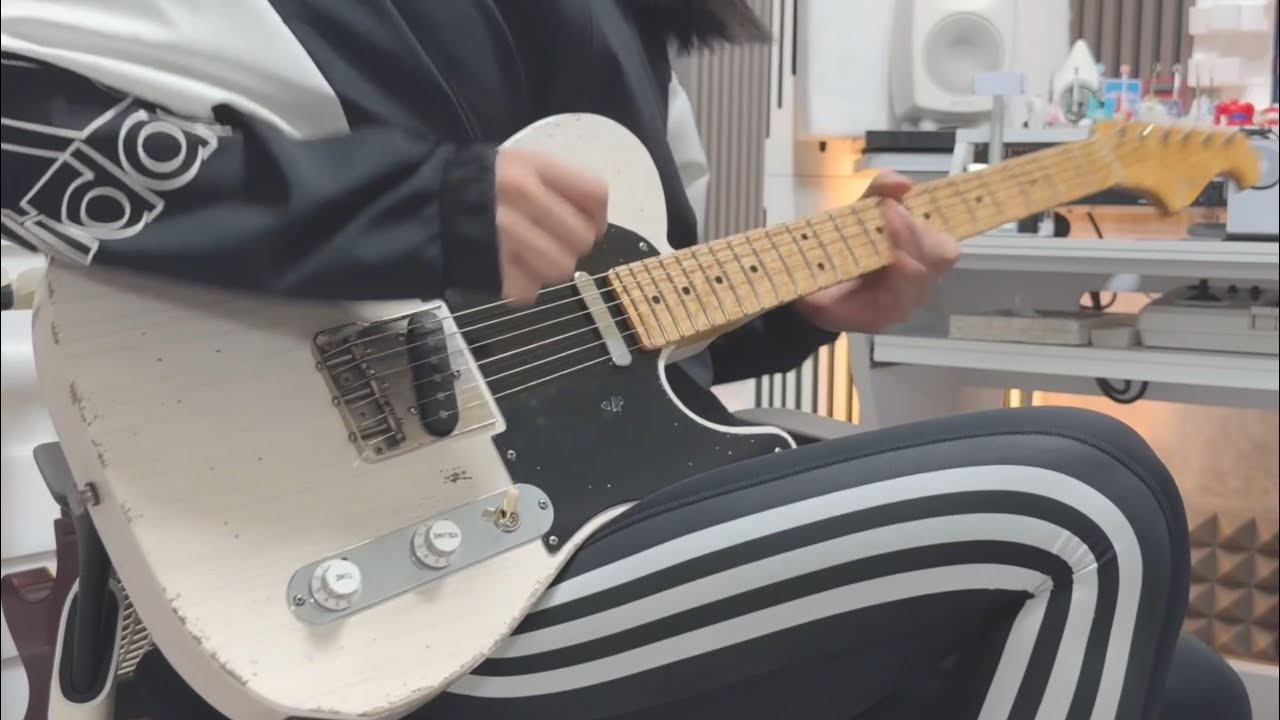 都落ち / ヨルシカ ちょこっとギターを弾いてみました by mukuchi