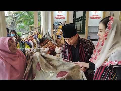 Cak Ipin Bupati Trenggalek beserta istri Novita Kunjungi Pelaku UKM, Trenggalek Fashion Week 22/5/22