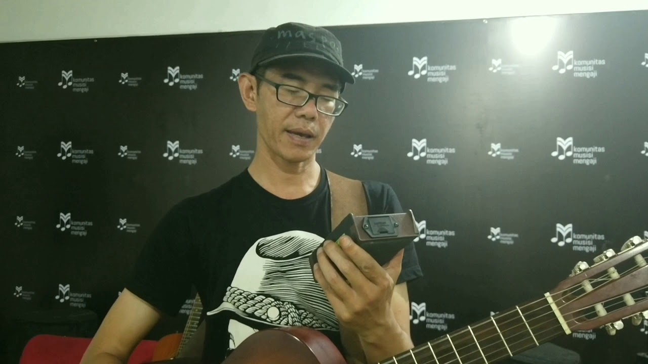 L. R. Baggs Para Acoustic DI for Acoustic Guitar after one year (Indonesia)