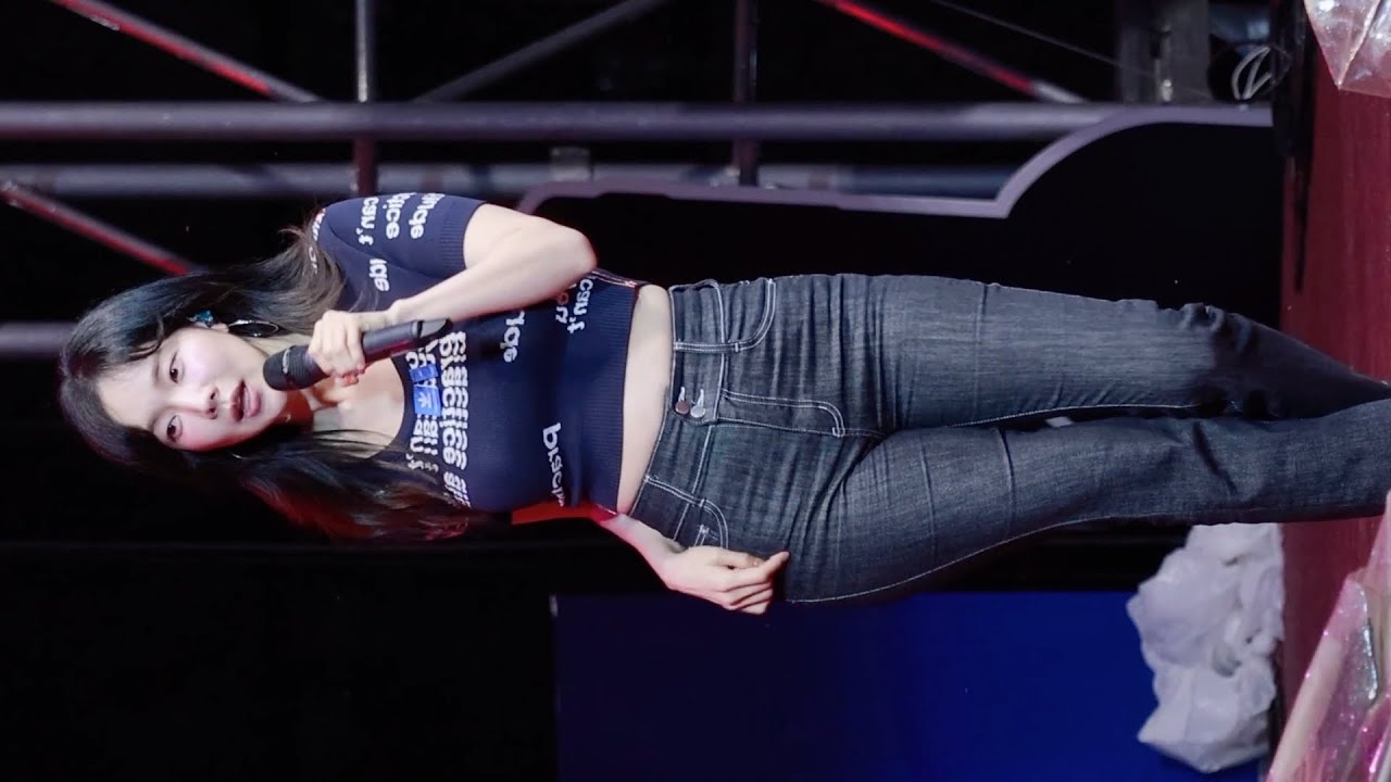 육감적인 몸매 김나희_사랑아(장윤정) 영동군민의 날