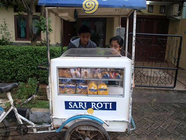 Jingle Sari Roti class=